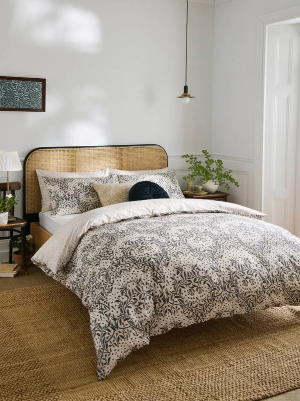 thelightcompany72904
